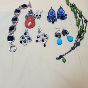 Lot of custome jewelries, all for $25